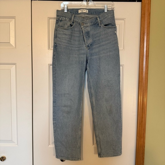 ABERCROMBIE & FITCH The Dad High Rise Jeans Light Wash - Picture 3 of 11